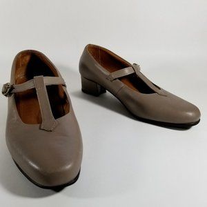 Footthrills Gray Taupe Leather T-Strap Pumps